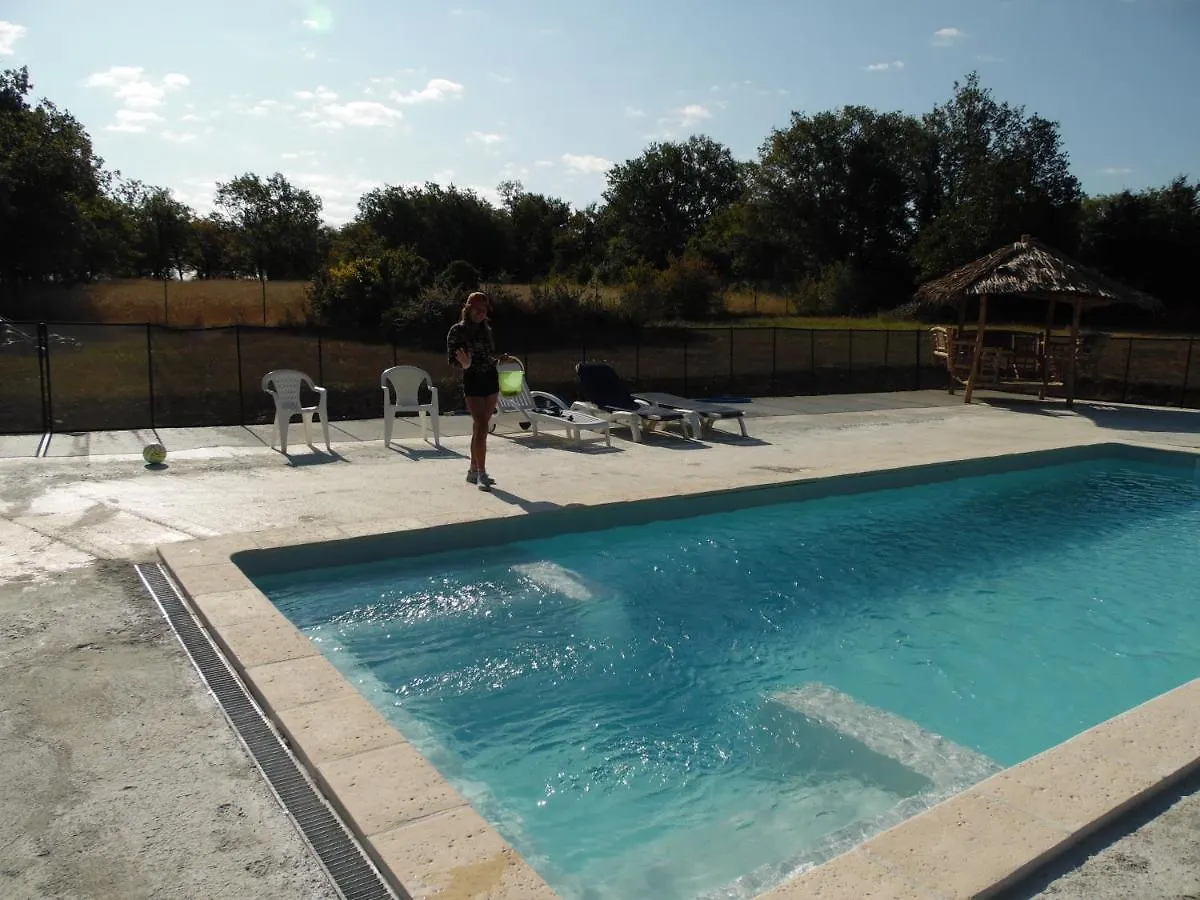 Camping Les Paillotes Payrac Campsite
